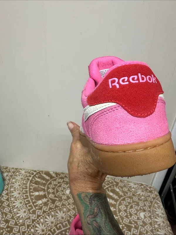 Reebok Women's Hot Pink Suede Sneakers with White Laces - Image 4