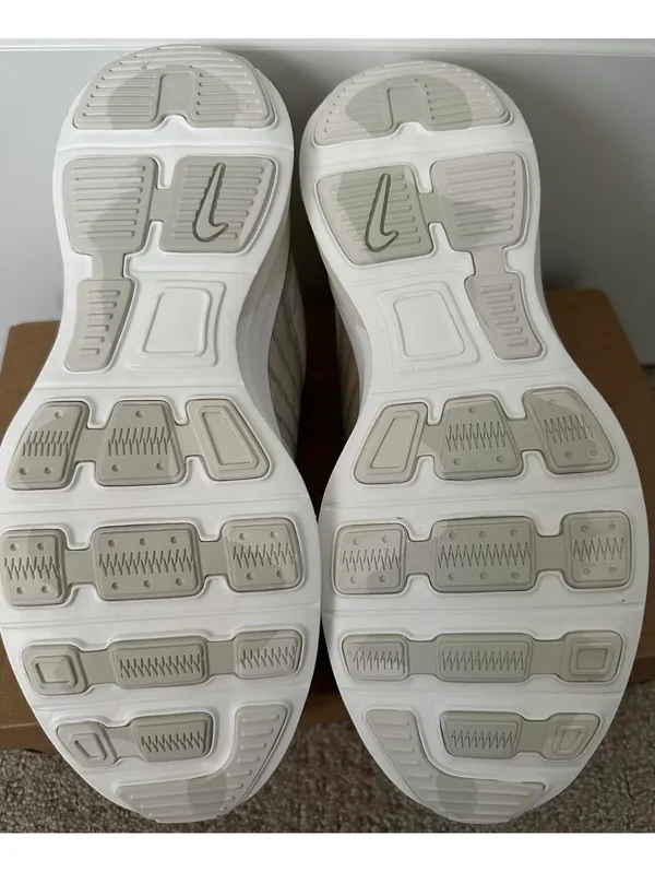 Nike Lunar Roam Sneaker Summit White/Phantom/Light Bone NIB Size M 8.5 / W 10 - Image 4