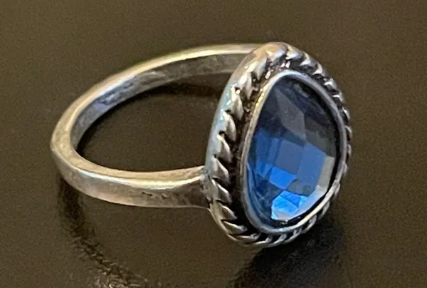Water drop blue rhinestone silver plated ring size 5.25 - Image 3