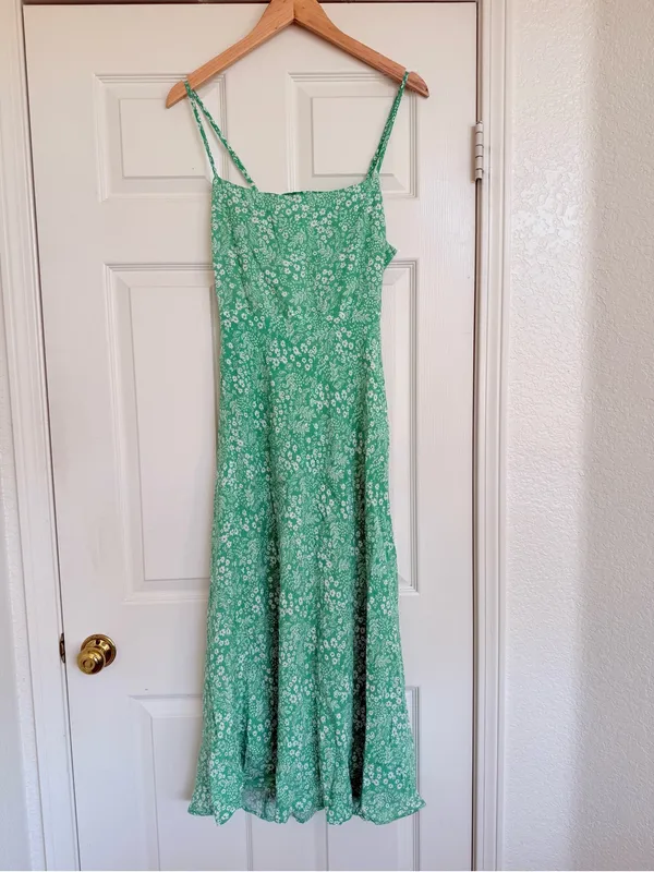 ASTR the Label‎ Gabrielle Dress in color Green Apple Ditsy Size Large L - Image 4