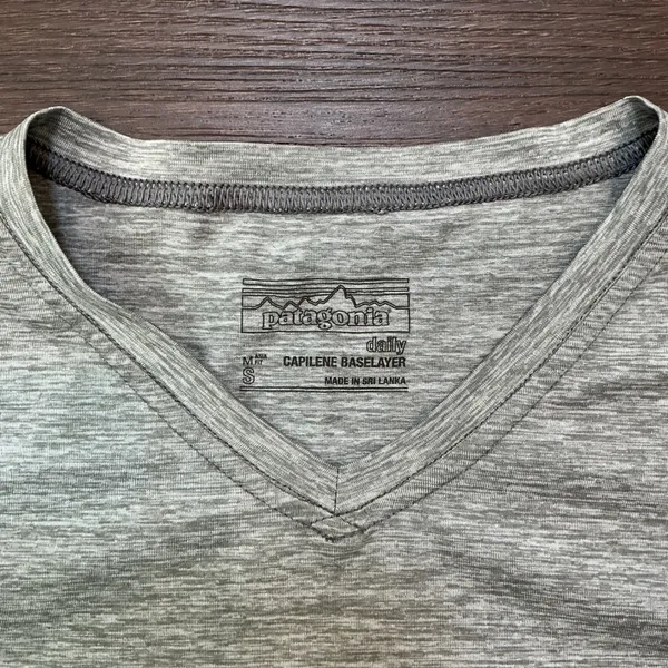 Patagonia Capilene Daily V-Neck Shirt Grey Heathered Baselayer Small Hiking Tee - Image 3