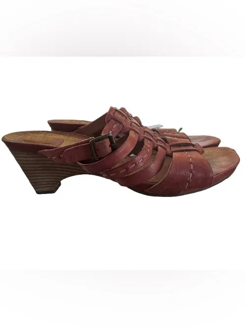 Clark’s Leather Strappy Slide Sandals in Brown - Image 2
