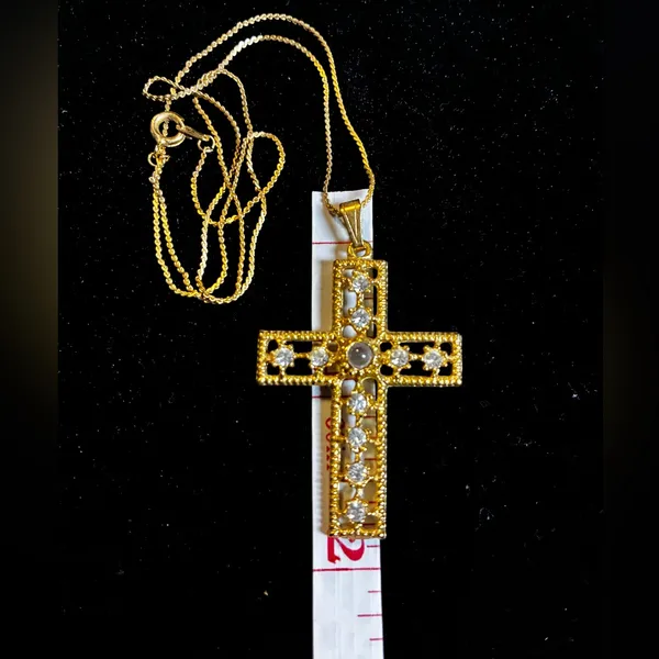 18”Gold Tone Necklace and Rhinestone Cross - Image 4