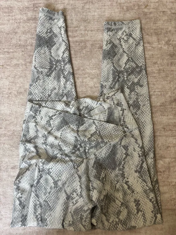 Aerie crossover leggings size large - Image 2