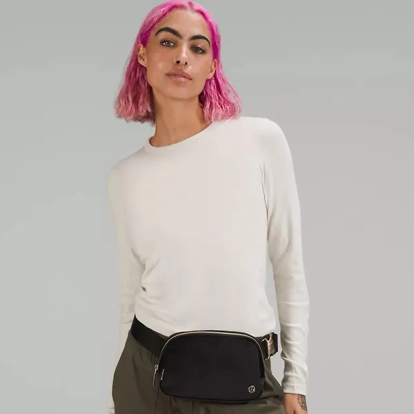 Lululemon Everywhere Belt Bag Velour Black Limited Edition Velvet Crossbody NWT - Image 6