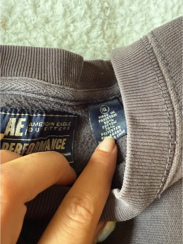 American Eagle Oversized Vintage Crewneck - Image 4