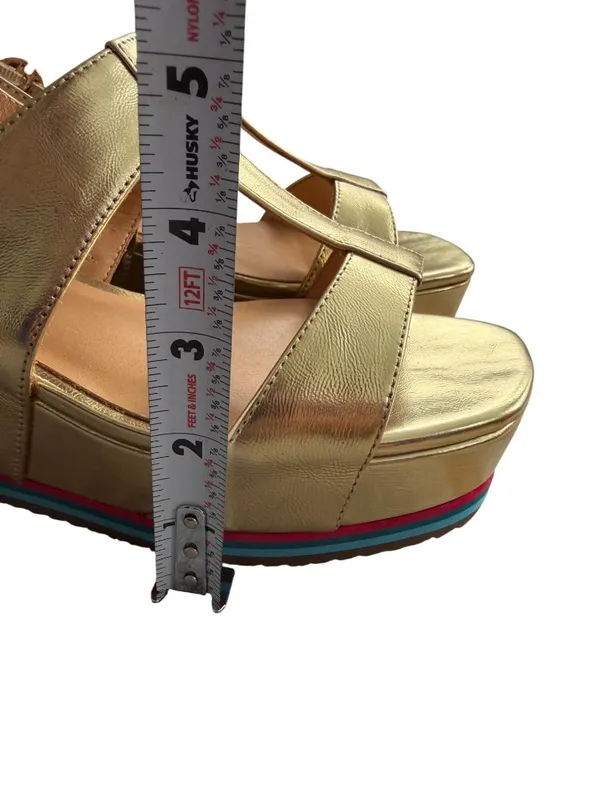 BILL BLASS Gold Platform Sandals Size 7.5 - Image 3