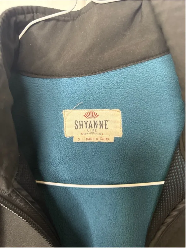 Shyanne WORN 1X black zip up soft shell jacket sz Small - Image 6