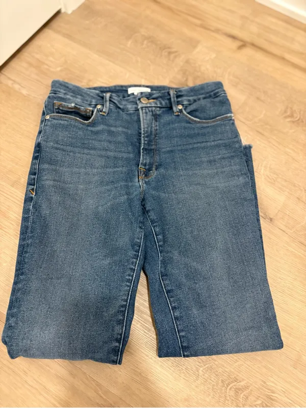 Good American Straight Leg Jeans - Image 2