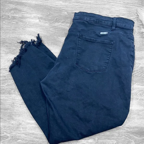 KanCan size 3X black distressed jeans - Image 3