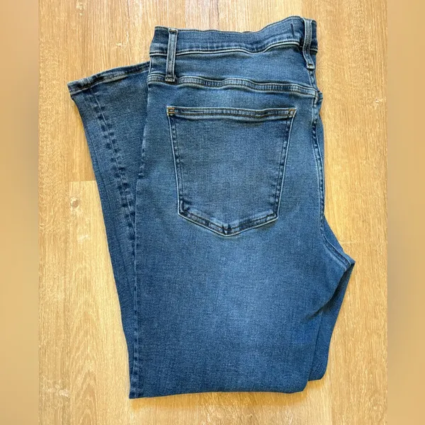Madewell Women’s Mid-Rise Kick Out Jeans - Image 2