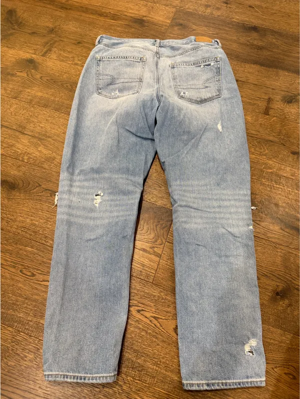American Eagle Jeans Outfitters - Image 2