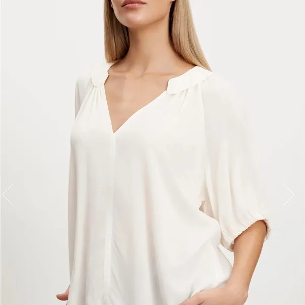Velvet byGraham & Spencer poet top size M - Image 2