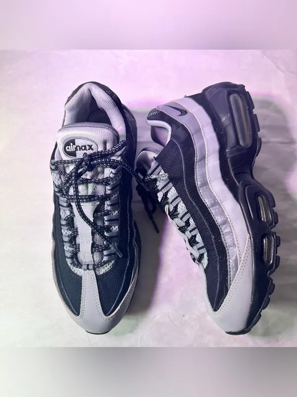 Nike womes 's Black & Gray Mesh Air Max 95 Sneakers - Image 8
