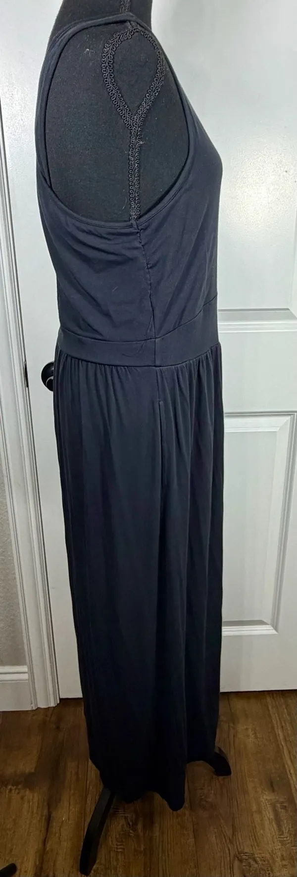 Peach Women's Sleeveless V-Neck Cross-Back Maxi Dress Black Size M - Image 3