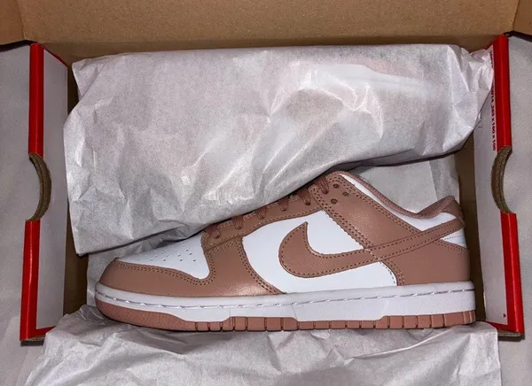 Nike Dunk Low Size: 7 - Image 9