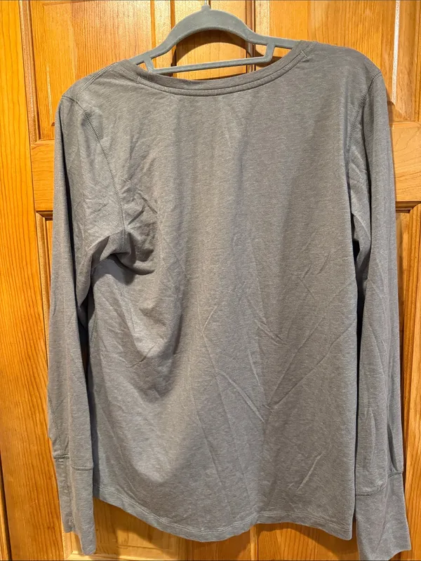 47 Brand women’s New England patriots long sleeve with yoga hole shirts size large . - Image 7