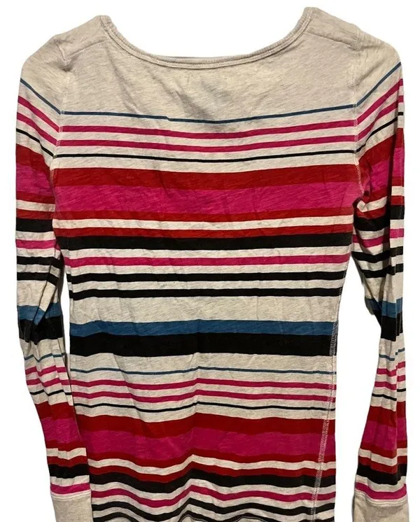 American eagle striped vneck long sleeve shirt size medium - Image 3