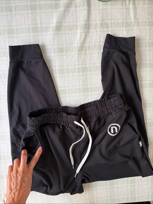 Vuori Black Athletic Jogger Pants with Drawstring - Image 8