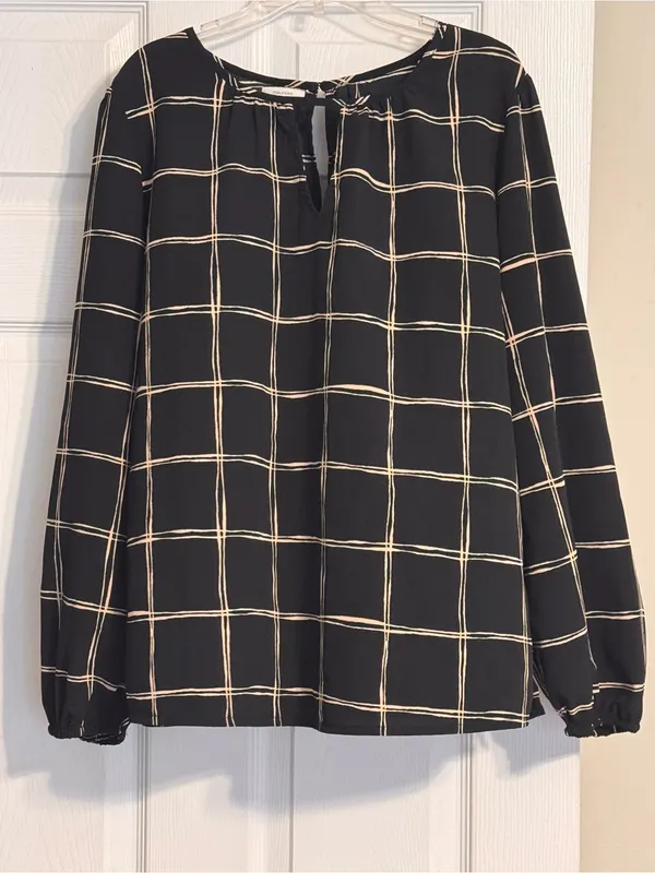 Maurice’s Black Ecru Leighton Windowpane Long Sleeve Keyhole Neck Blouse Medium - Image 2