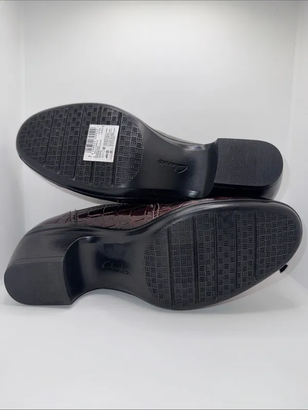 Clarks Emily Amelia Loafers Women's US 8.5 W Brown Croc Patent Shoes - Image 11