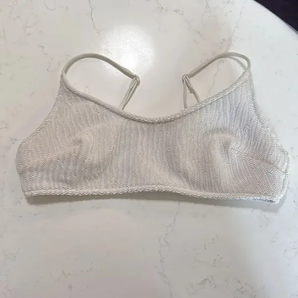 H&M Stylish Bikini Set in White, Yellow, and Snake Print. Size Medium/Small. - Image 2