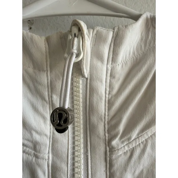 Lululemon White Stride Jacket Ruched Sleeve Hooded Full Zip Ribbed Size 4/6 Flaw - Image 5