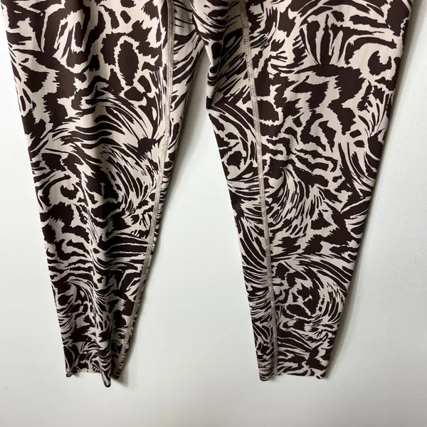Offline by Aerie Goals High Rise 7/8 Leggings Brown Tan Animal‎ Print Womens M - Image 4