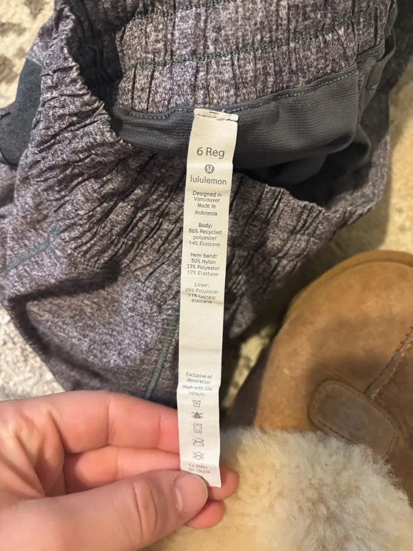 Lululemon Hot Hot Shorts 2.5” - Image 3