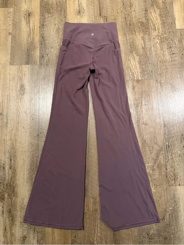 Athleta SALUTATION STASH FLARE High Rise PANT in Damask Mauve XS - Image 5