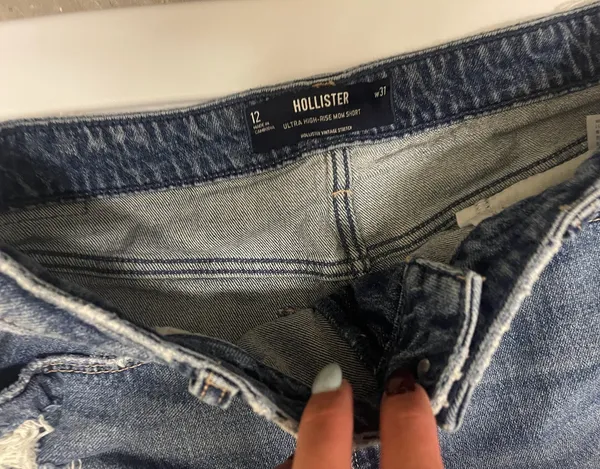 Hollister Jean Shorts - Image 3