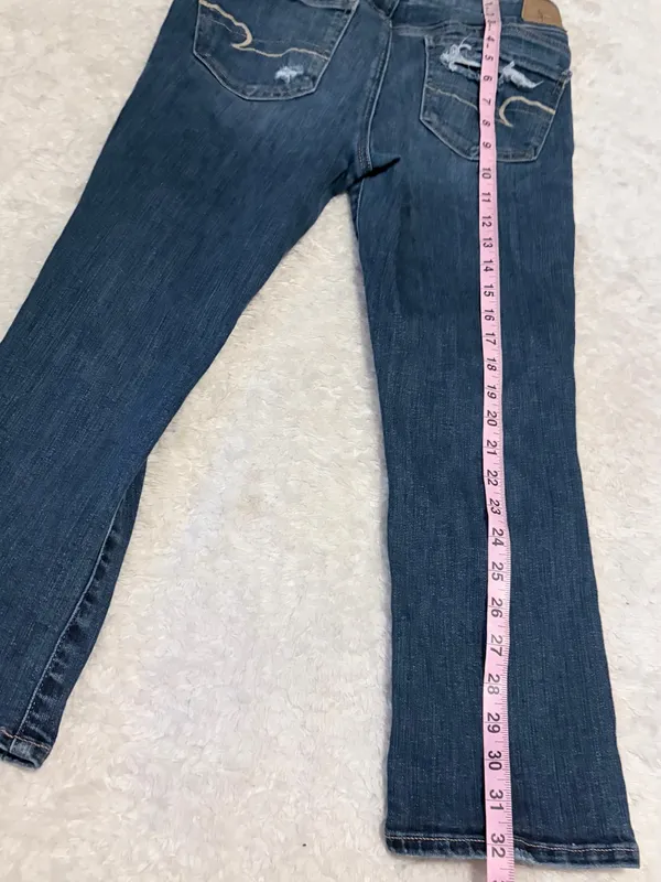 American Eagle Artist Crop Short Length Distressed Jeans size 6S - Image 6