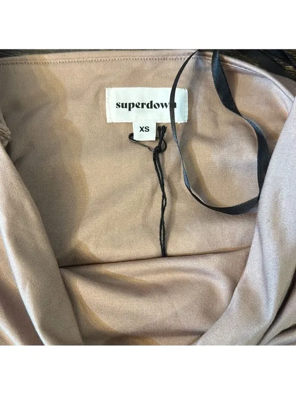 Superdown Taupe Off Shoulder Bodycon Mini Dress‎ Ruched NWT Size XS - Image 4