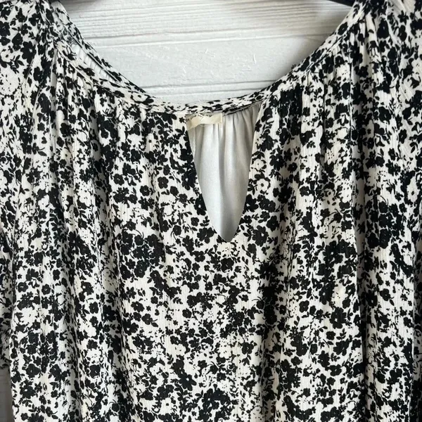 143 Story by Line Up Tiered Flowy Dress Long Bell Sleeve Floral Print M - Image 4