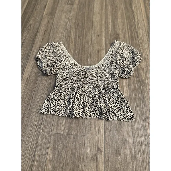 Urban‎ Outfitters Crop Top Women's M Angelo Animal Cheetah Print Smocked - Image 2