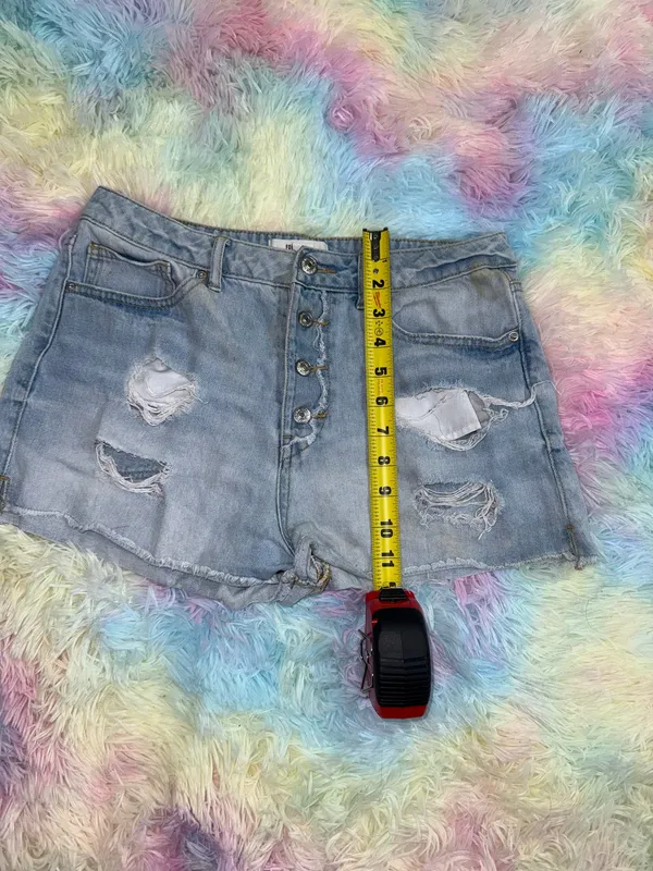 Cute forever 21 denim shorts - Image 4