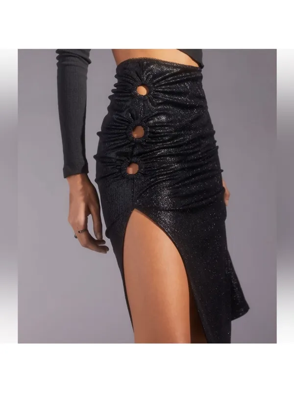 NWT urban outfitters Black High-Slit Ruched Midi Skirt with keyholes - Image 2