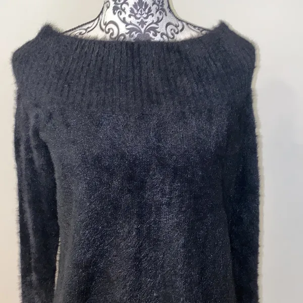 LOFT Women’s Soft Off The Shoulder Sweater Size Medium - Image 3
