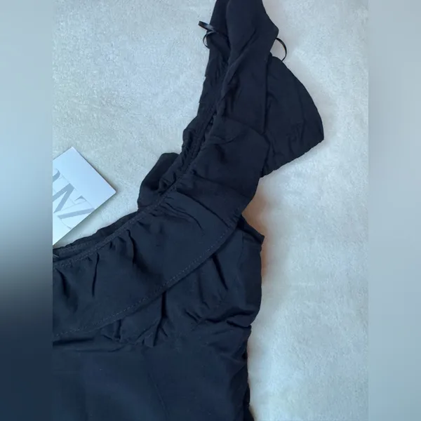 Zara Black Ruffled Sleeveless top , has no stretch - Image 2