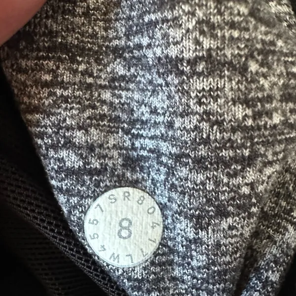 1066. Lululemon define sz 8 Gray - Image 5