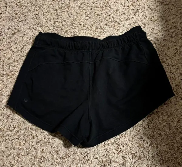 Lululemon size 10 shorts - Image 2