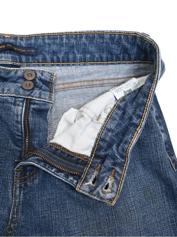 Levi's Women's Straight 526 Jean 10 - Image 8