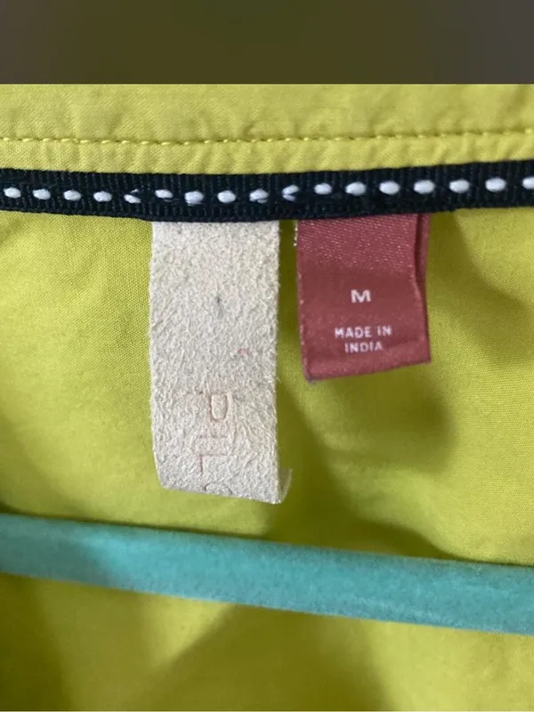 Anthropologie Pilcro Chartreuse Green Poplin Drawstring Sleeve Blouse - Image 5