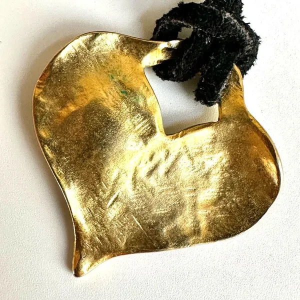 Gold tone heart pendant necklace on black cord - Image 3