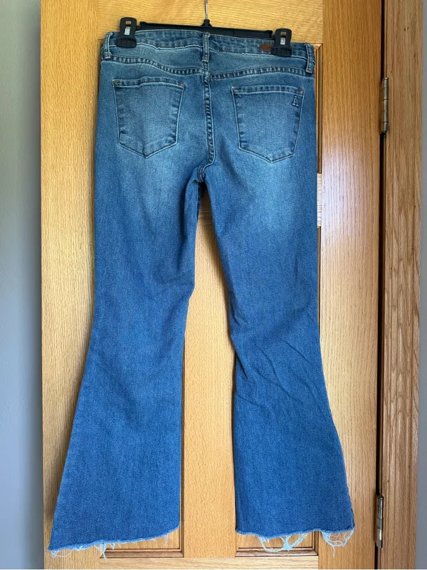 Articles of Society Flare Jeans Medium Wash Frayed Raw Hem Size 26 Boho - Image 3