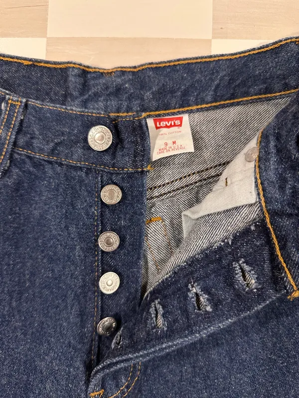 vintage 90s levi’s 501 red tab dark wash high waisted denim cutoff shorts USA - Image 4