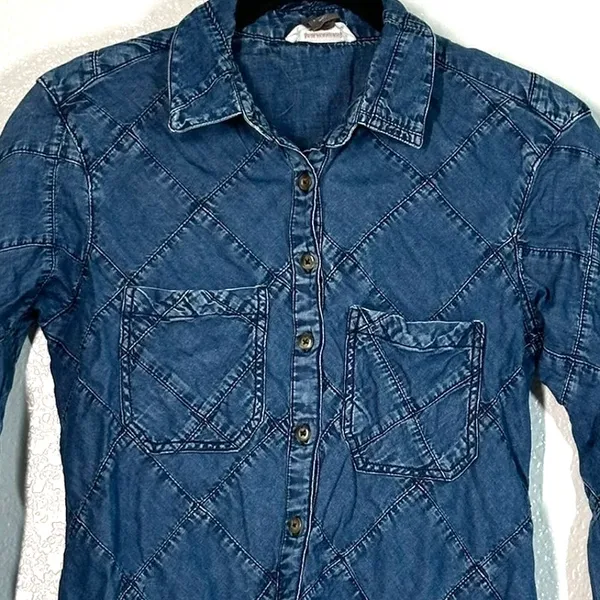 XS Shirt Top Pilcro by Anthropologie Quilted Patchwork Denim Button down jean - Image 5