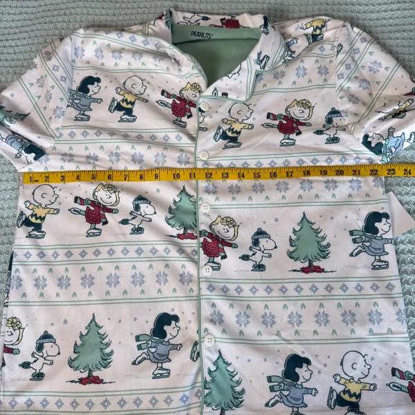 NWT Peanuts Pajama Set Womens Medium Snoopy Charlie Brown Lucy Sally Christmas - Image 6