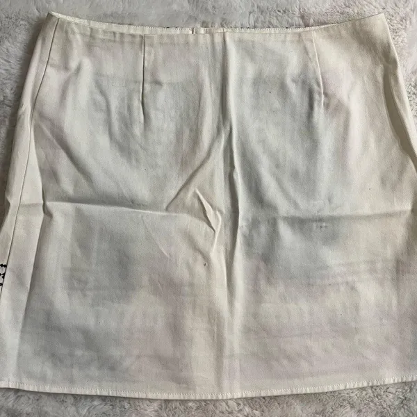 Francesca’s White and Blue Embroidered Skirt - Image 3