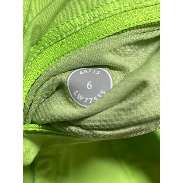 Lululemon Neon Green High Rise Sports Yoga Running Athletic Dolphin Shorts Sz 6 - Image 4